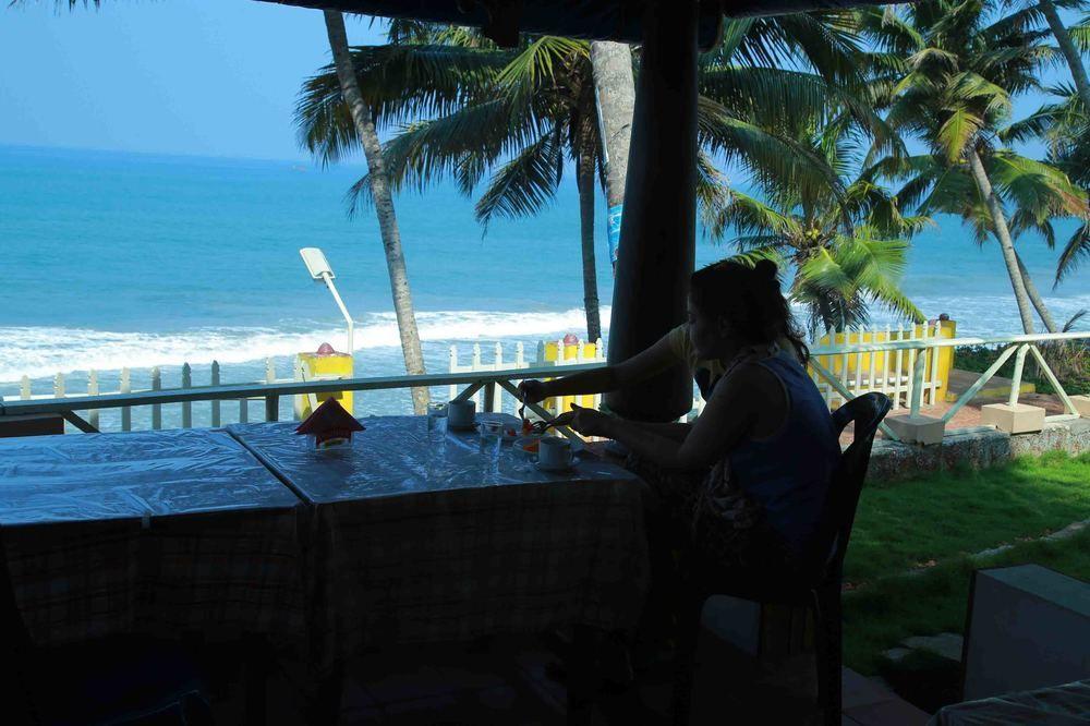 Woodhouse Beach Resort Varkala Eksteriør billede